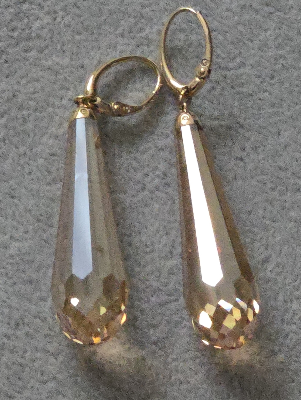 Swarovski crystal gold plated VEDA: pierced earrings Goldtone Champagn